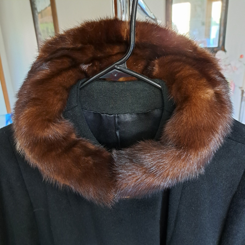 Vintage MINK Collar Wool Coat, Size Small/Medium - Picture 4 of 16